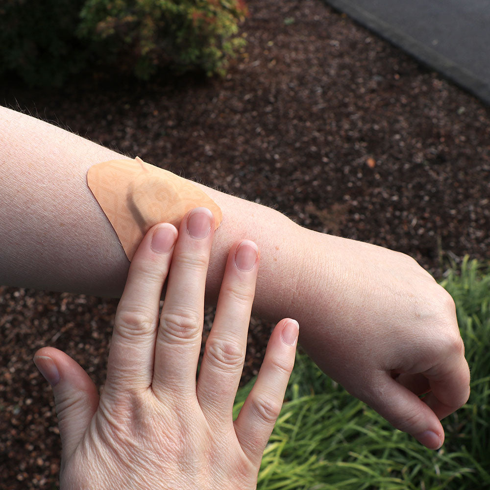 Knotty Dots™ with Tiger Tape™ Patches Needle-Free Acupuncture Kit